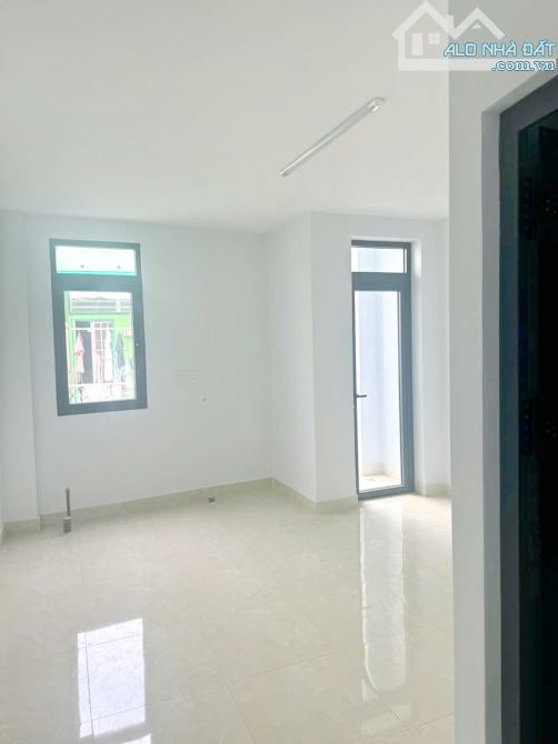 Bán nhà mới 2 lầu hẻm 28 đường Âu Dương Lân Phường 3 Quận 8 - 2