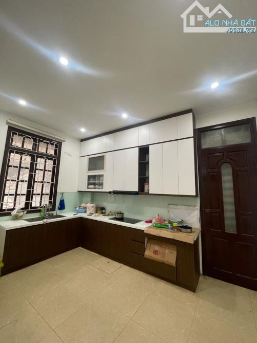 Nguyễn Chính - Hoàng Mai DT: 50m2, 5 tầng, MT5m, giá 14.2 tỷ Có thương lượng - 2