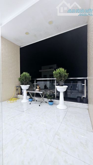 🏕Bán nhà 60m2 - 3 tầng ngay đỗ xuân hợp phước long B - 2