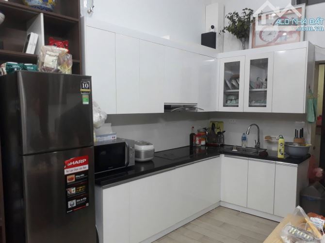 BÁN NHÀ ĐƯỜNG 8/3 -  QUẬN HAI BÀ – VỊ TRÍ ĐẸP – NGÕ THÔNG KINH DOANH – Ô TÔ ĐỖ CỬA - 3