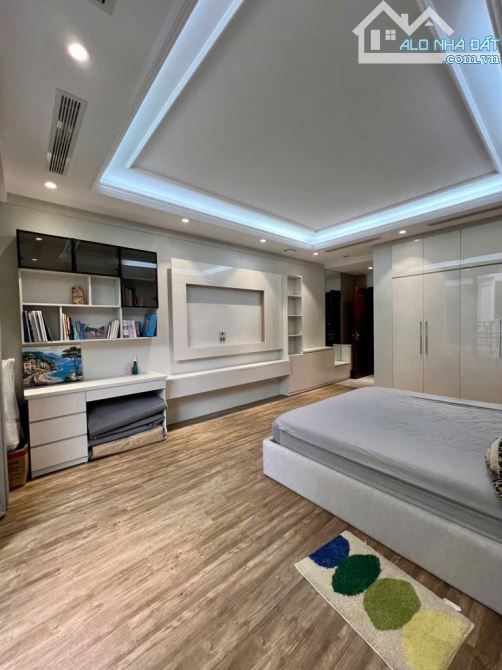 BÁN NHÀ KHU VIP PHƯỜNG NGHĨA ĐÔ, 7 TẦNG THANG MÁY, GARA Ô TÔ, KINH DOANH. 50M GIÁ 19 TỶ - 3