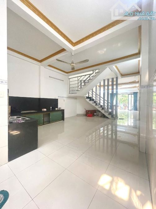 Chỉ 6 tỷ - bán nhà 2 tầng - 100m2 - 5x20 - Mặt tiền kinh doanh ngay Tên Lửa - gần Aeon BT - 3