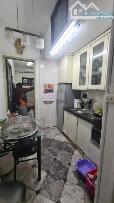 8 tỷ nhà 5 tầng Phố Bùi Thị Xuân 30m2,5 tầng, mặt tiền 3m, ô tô Kdoanh đắc địa. - 3