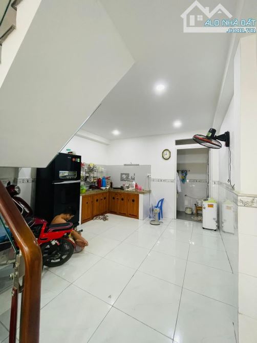 NHÀ MỚI ĐẸP Ở NGAY HẺM Ô TÔ 48M2 3 TẦNG 5.1 TỶ TKTQ - 3