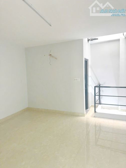 Bán nhà mới 2 lầu hẻm 28 đường Âu Dương Lân Phường 3 Quận 8 - 3