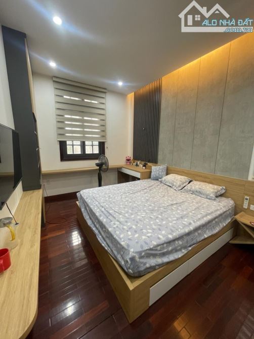Nguyễn Chính - Hoàng Mai DT: 50m2, 5 tầng, MT5m, giá 14.2 tỷ Có thương lượng - 3