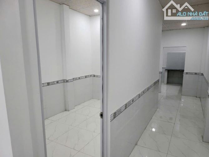 cần bán HXH 4 CHỖ TỚI CỬA, quốc lộ 1A Tân Thới Hiệp Quận 12, giá siêu rẻ, chỉ 3.398 tỷ - 3