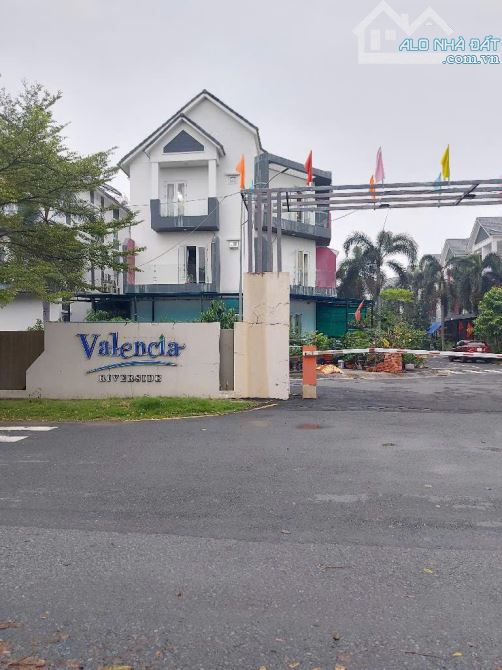 ĐẤT MT BIỆT THỰ VALENCIA, DT 200M²,  VIEW SÔNG RẠCH CHIẾC, NGAY BẾN DU THUYỀN - 3
