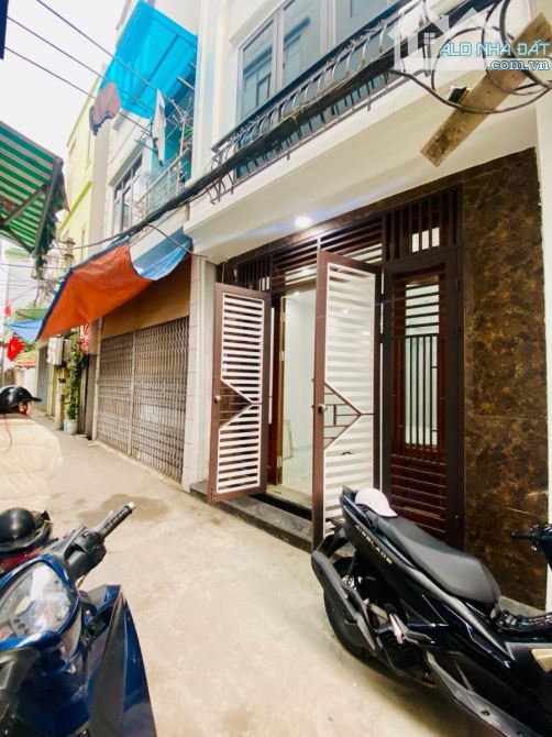 CHÍNH CHỦ BÁN NHÀ ĐỐI DIỆN  TRƯỜNG FPT 38M - 6 TẦNG THANG MÁY - 3