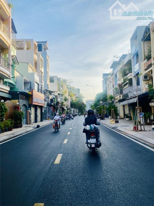 **Bán nhà mặt tiền đường Tân Canh, phường 1, Tân Bình - (4*20) - 17,79 tỷ - 4