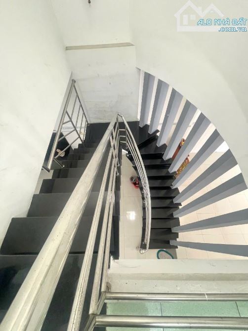 Chỉ 6 tỷ - bán nhà 2 tầng - 100m2 - 5x20 - Mặt tiền kinh doanh ngay Tên Lửa - gần Aeon BT - 5