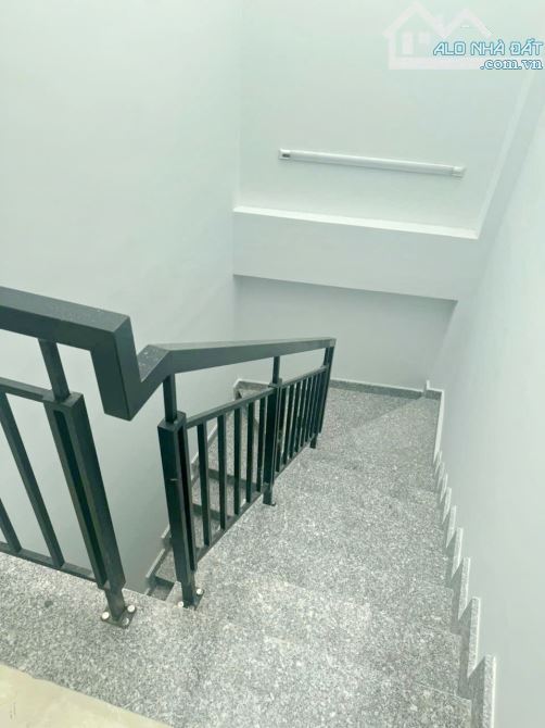 Bán nhà mới 2 lầu hẻm 28 đường Âu Dương Lân Phường 3 Quận 8 - 5