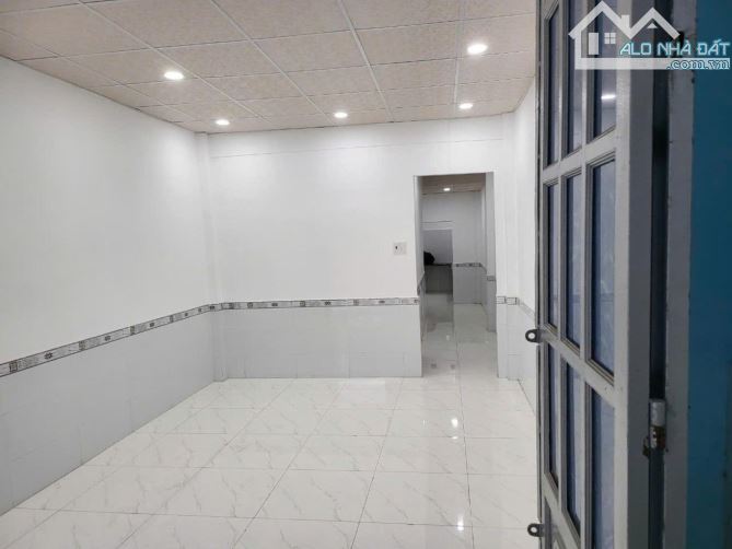cần bán HXH 4 CHỖ TỚI CỬA, quốc lộ 1A Tân Thới Hiệp Quận 12, giá siêu rẻ, chỉ 3.398 tỷ - 5