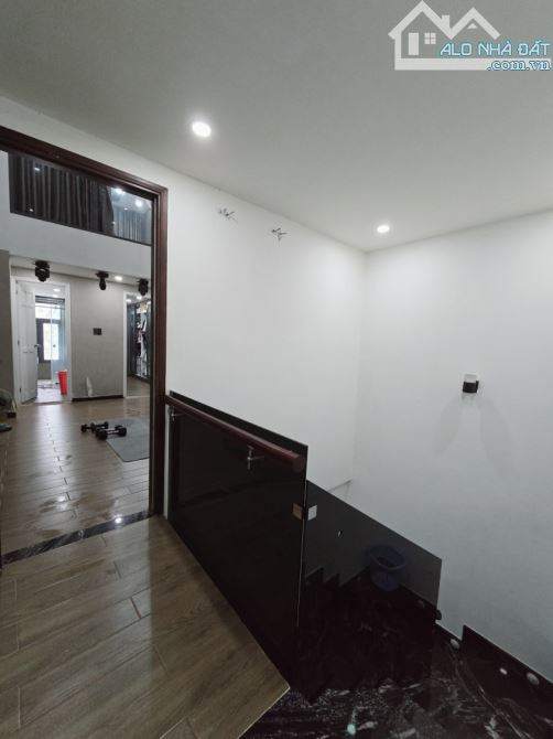 MẶT TIỀN ĐƯỜNG NGAY CẦU CHỮ Y - GIÁP Q1 - 4 TẦNG BTCT 56M2 - 9.5 TỶ - 6