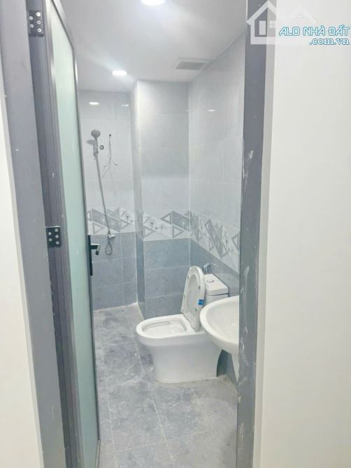 Bán nhà mới 2 lầu hẻm 28 đường Âu Dương Lân Phường 3 Quận 8 - 6