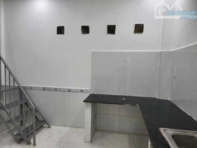 cần bán HXH 4 CHỖ TỚI CỬA, quốc lộ 1A Tân Thới Hiệp Quận 12, giá siêu rẻ, chỉ 3.398 tỷ - 6