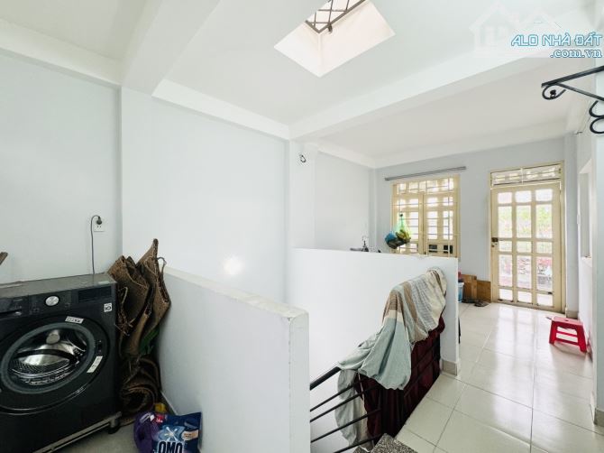 Nguyễn Thanh Tuyền ngay chợ Phạm Văn Hai Tân Bình 42M2 4 TẦNG 4PN  6 TỶ xíu - 7