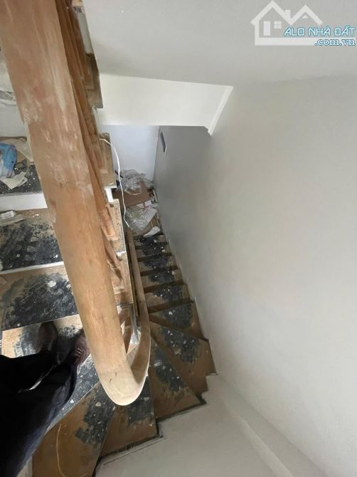 Bán nhà Yên Lạc 41m2, 5T thang máy, gần phố, ngõ thông, oto qua nhà. Giá 14.8 tỷ