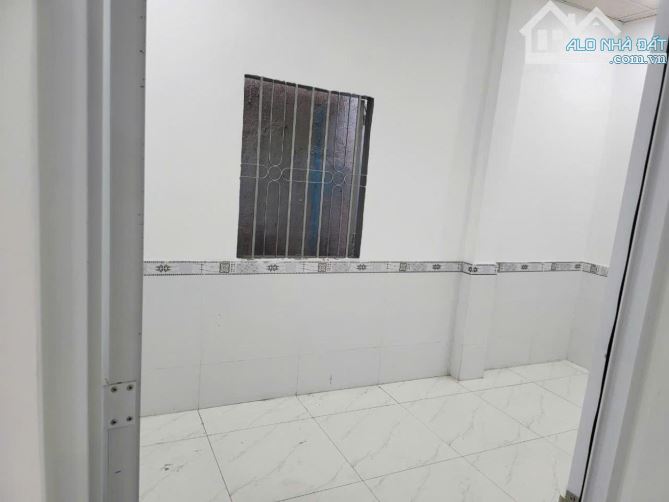 cần bán HXH 4 CHỖ TỚI CỬA, quốc lộ 1A Tân Thới Hiệp Quận 12, giá siêu rẻ, chỉ 3.398 tỷ - 9