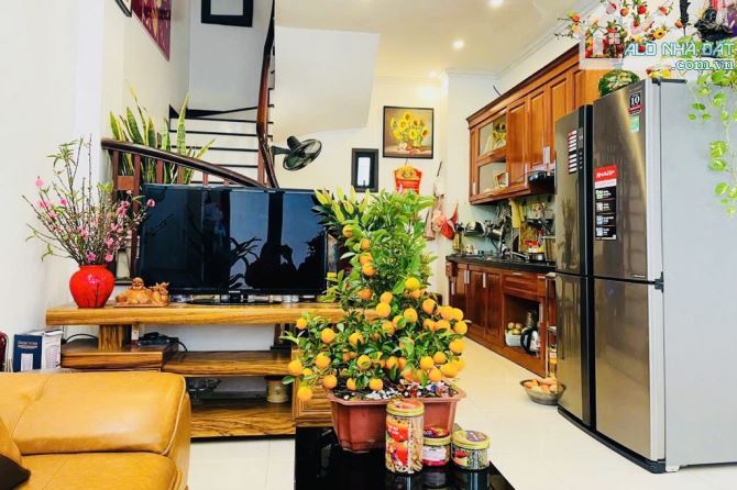 BÁN NHÀ Ngọc Trì Long Biên-4 NGỦ Diện tích 50m²  Mặt tiền 4m,Giá 7,2 tỷ