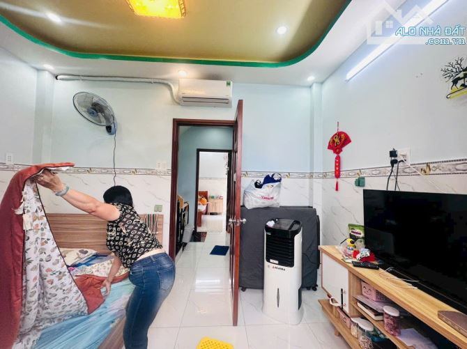 Bán nhà HXH Phần Huy Ích P.12 Gò Vấp 3,5 tầng 3PN  ngang 4m Giá chỉ 4tỷ35