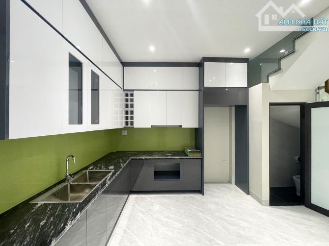Nhà 4 tầng xây mới TĐC Sao Sáng 654 Ngô Gia Tự - 40m2 - Hướng Đông