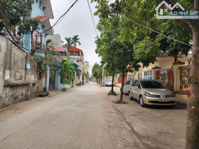 Thanh Trì gần cầu vượt Tự khoát bán lô Đất 120m2 mt gần 6m đường 3 ô tô tránh Trên 10 tỷ