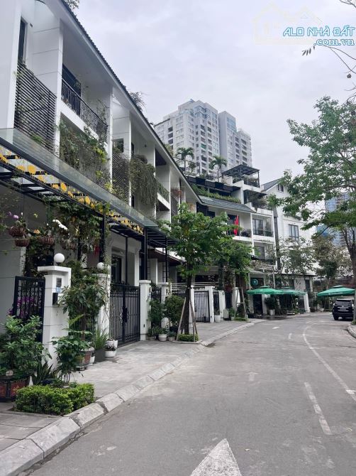 HDI Mạc Thái Tông, KHU VIP LÀM VP, KD HAY Ở ĐỀU ĐỈNH, DT 161M,5 Tầng, MT 8M, Giá 56 tỷ