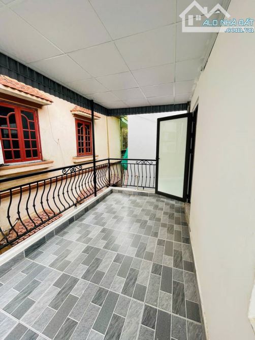 Bán nhà mặt phố Khương Thượng, 30mx3 tầng, giá 6.9, kinh doanh đa dạng, lô góc 3 thoáng