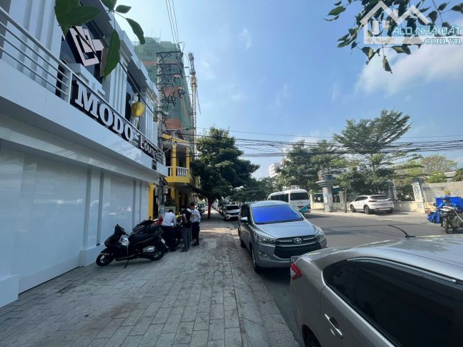 bán căn góc 2 mặt tiền 197m2 45 tỷ đường Nguyễn Thiện Thuật cách biển chợ đêm 200m