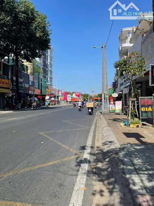 Ngộp Bank - Bán Gấp Nhà Mặt tiền Ông Ích Khiêm, P.10 (DT: 4x15m) - 5 tầng