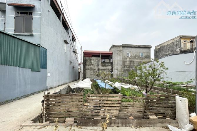 Bán lô góc 116m2, mt 8,7; đầu làng Đình Trung, Xuân Nộn, giáp khu CN Đông Anh, oto đỗ cửa