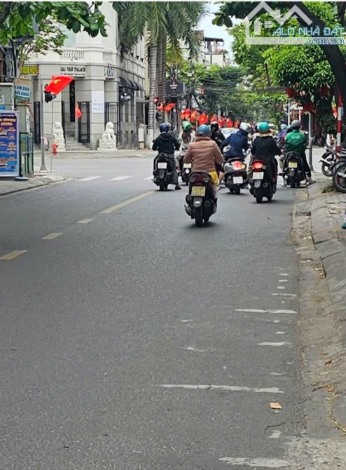 SIÊU HOT, NHÀ 4 TẦNG-VỊ TRÍ VIP –MẶT TIỀN NGUYỄN HOÀNG- TT TP ĐÀ NẴNG- GIÁ CHỈ NHỈNH 11 TỶ