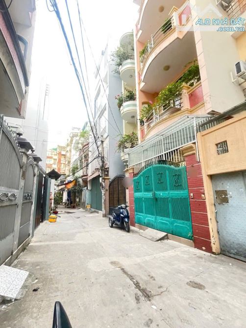 KHUVIP PHAN XÍCH LONG - NGUYỄN CÔNG HOAN +  Diện tích 70M (4 x 17,5)M; 3 tầng BTCT.