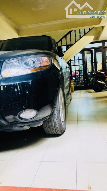 Bán nhà Trung Kính DT 78m2, MT 5.6m, Phân Lô, Ô tô tránh, vỉa hè, Giá 32.9 tỷ