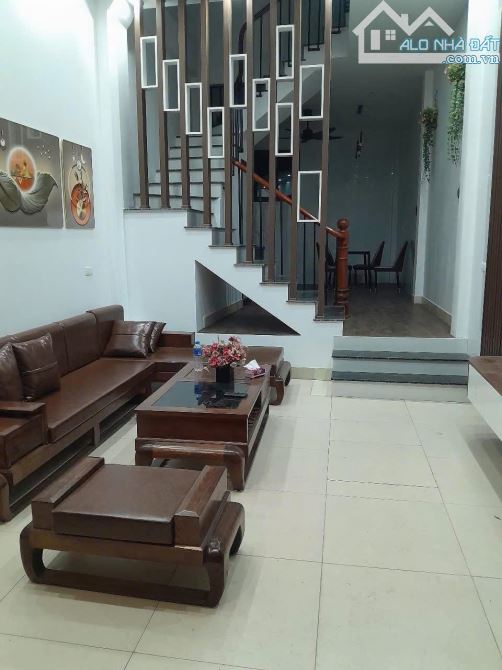 Bán nhà 40m2 4 tầng Vĩnh Quỳnh - Thanh Trì, 30m ra trục chính, Giá đầu tư