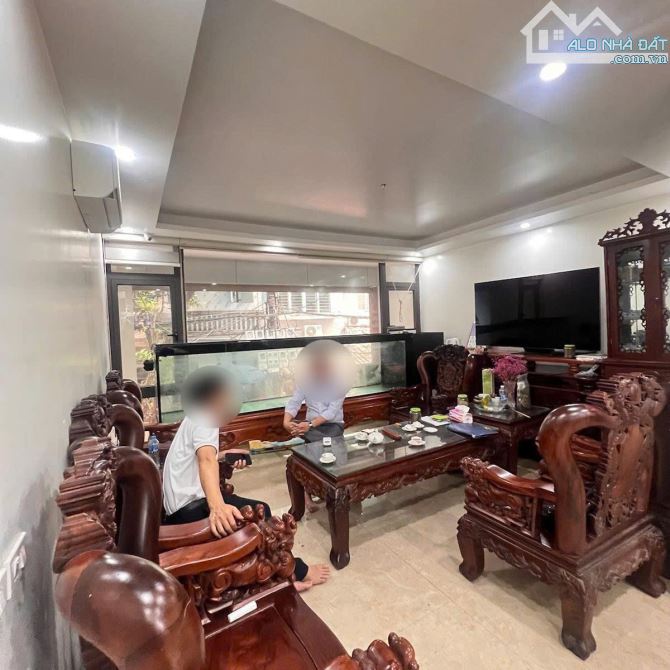 Bán nhà Tây Sơn sổ đỏ 80m x 4T - Ô tô vào nhà cách mặt phố 30m - Quy hoạch ổn định