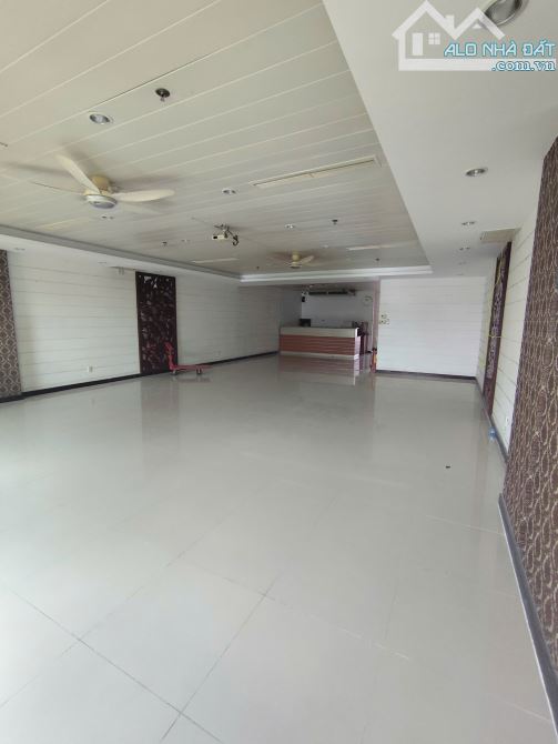 Cho Thuê Văn Phòng Đường Trần Hưng Đạo Phường Cầu Kho Quận 1,DT 125m2 giá 25 triệu /tháng