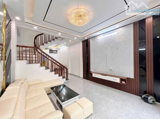 🌻🌻🌻 Căn nhà 3 tầng xây mới ngõ đường Ngô Tất Tố thông sang Đinh Công Tráng - P. Lộc Hạ