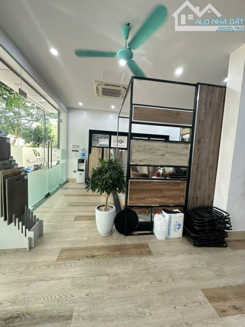Cho thuê biệt thự liền kề phố Chu Huy Mân- 130m2- 3 tầng- 25tr/thg