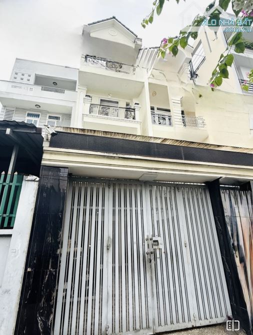 Bán Nhà  Q12 - 84M2 (4 x 21 ) - 4Tầng - Hẻm Nhựa Xe hơi - Nhỉnh 9Tỷ..