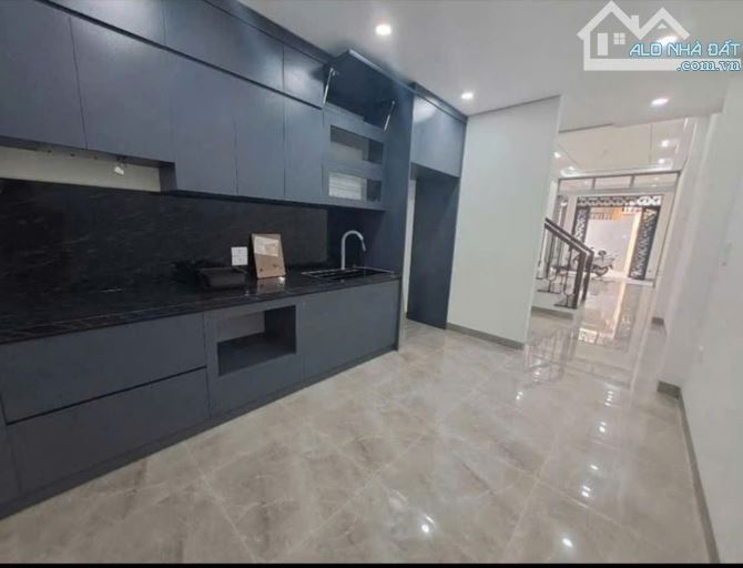 Bán nhà Phố Thạch Bàn, Long Biên 45m2, 5 tầng, gần ô tô, 7.5 tỷ