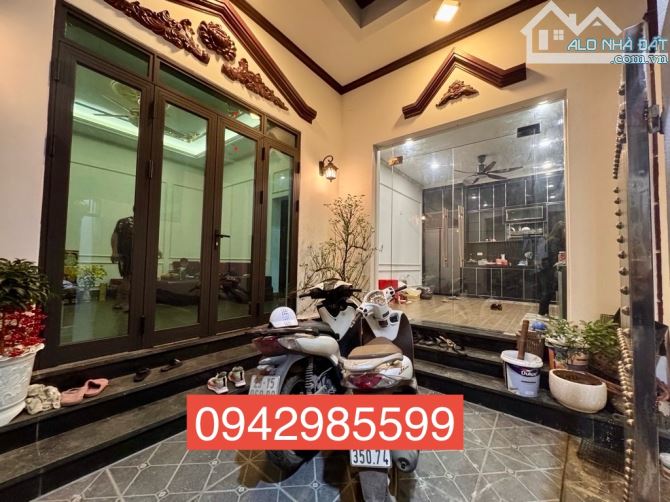 Bán nhà Phúc Đồng 3 tầng 100m đẹp long lanh, hàng xóm đại gia giá hơn 10 tỷ