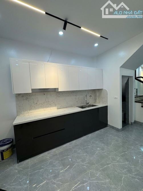 Cần bán nhà đẹp lung linh trung tâm Cầu Giấy 46m2, 6T, ô tô qua nhà, kinh doanh sầm uất, g