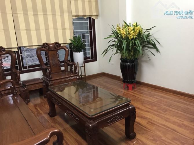 Cần bán gấp nhà phân lô Phan Văn Trường 40m2, 5T, ô tô, kinh doanh, 2 mặt ngõ,