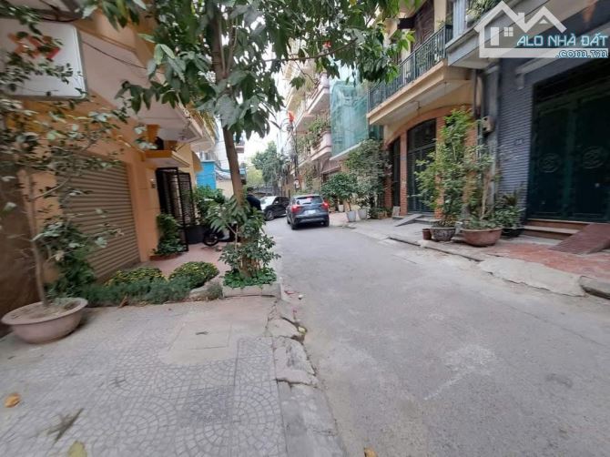 PL ô tô, 3 bước ra hồ, nét nhất Hoàng Cầu, 48m2*5T mt 4.2m, 15.5 tỷ