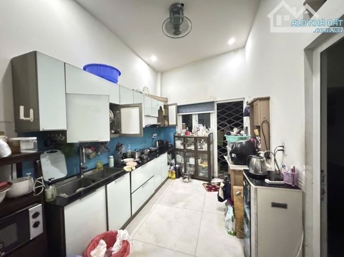 Giá tốt Hiệp Phú, khu Tân Hòa - 56m2, 3 tầng, hẻm ô tô - Chỉ 5.6 tỷ