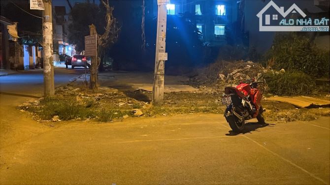 Bán Lô 2 Mặt Tiền Long Trường DT 120m .