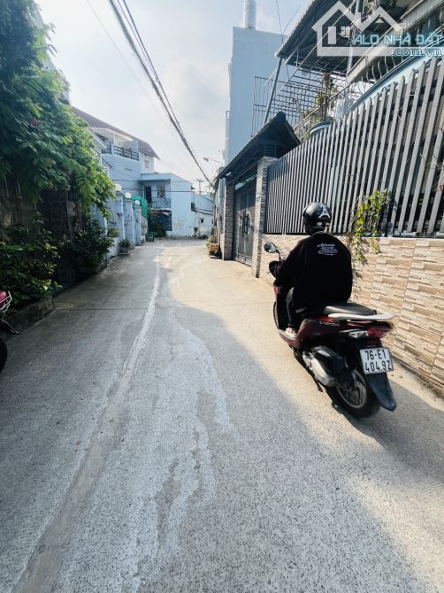 Bán nhà HXH ĐHT18 Q.12 52M2 giá 2tỷ5 - 1