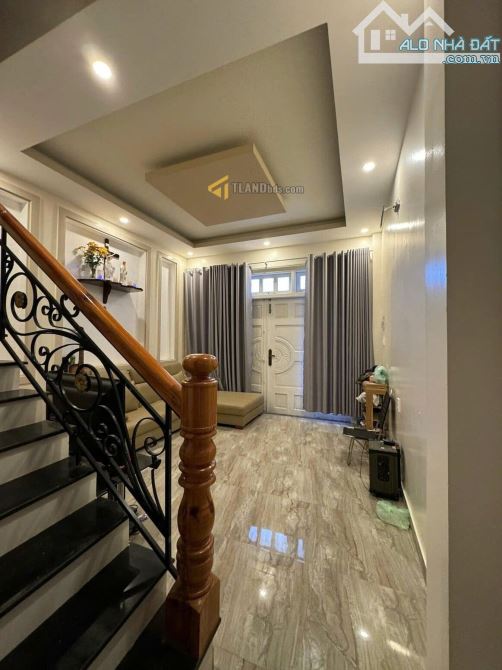 Bán Nhà phố đường ô tô lớn Triệu Việt Vương, Phường 4, Đà Lạt - 1